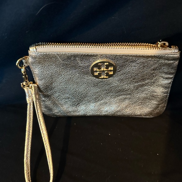 Tory Burch Metallic Gold Wristlet - Picture 11 of 12